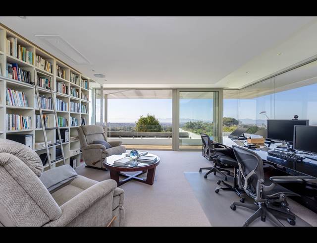 7 BEDROOM FREESTANDING TO LET IN CONSTANTIA